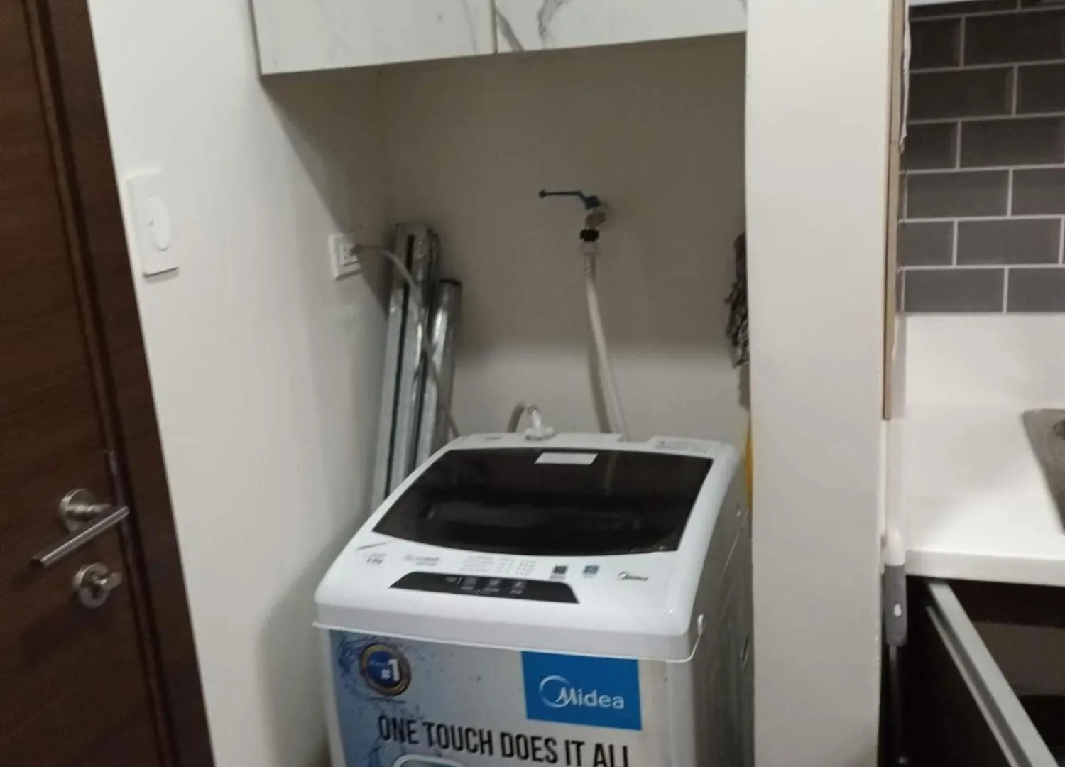 Air Residence 2 Bedroom Makati マニラ市 0*,